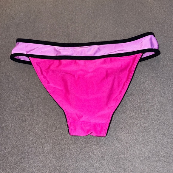 Color Block swimsuit - Picture 4 of 5